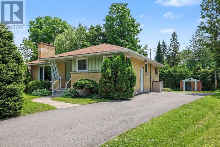 Property Photo: 6 Glenview Crescent ON K7H 2L2
