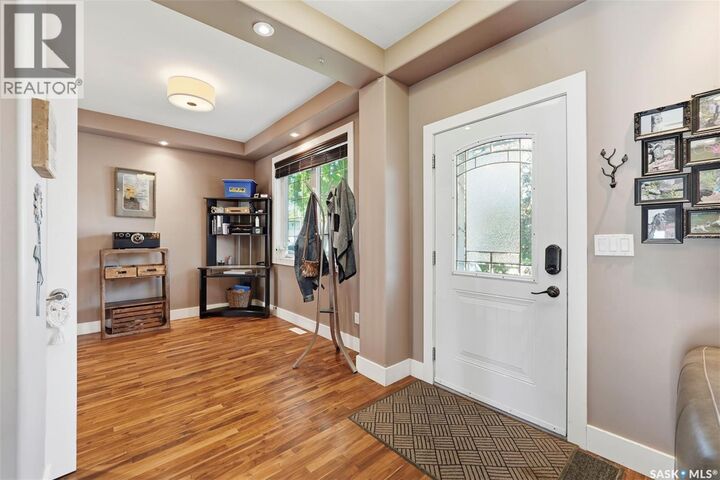 Property Photo:  2218 St Andrews Avenue  SK S7M 0M3 