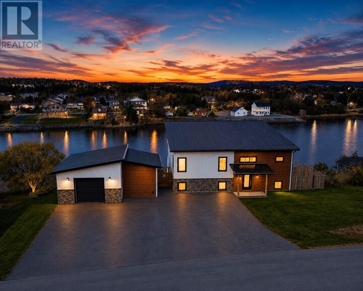 31-33 George Mercer Drive — photo 1