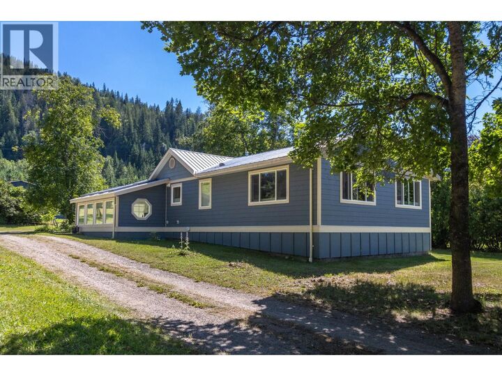Property Photo: 1370 20 Avenue Southeast BC V1E 2C9