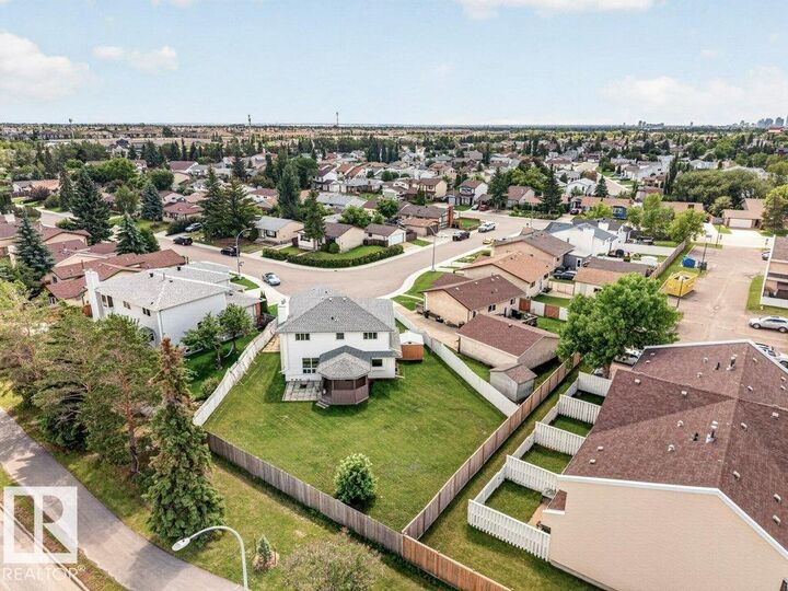 Property Photo:  16524 99 St NW  AB T5X 5L6 