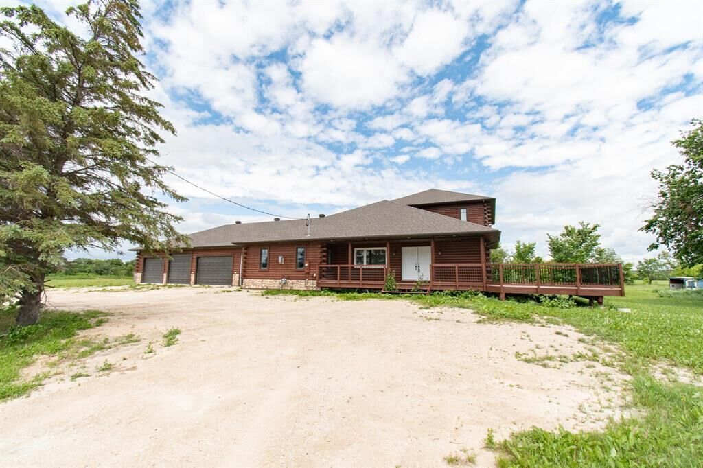 Property Photo:  949 Strathnaver Avenue  MB R1A 4L5 