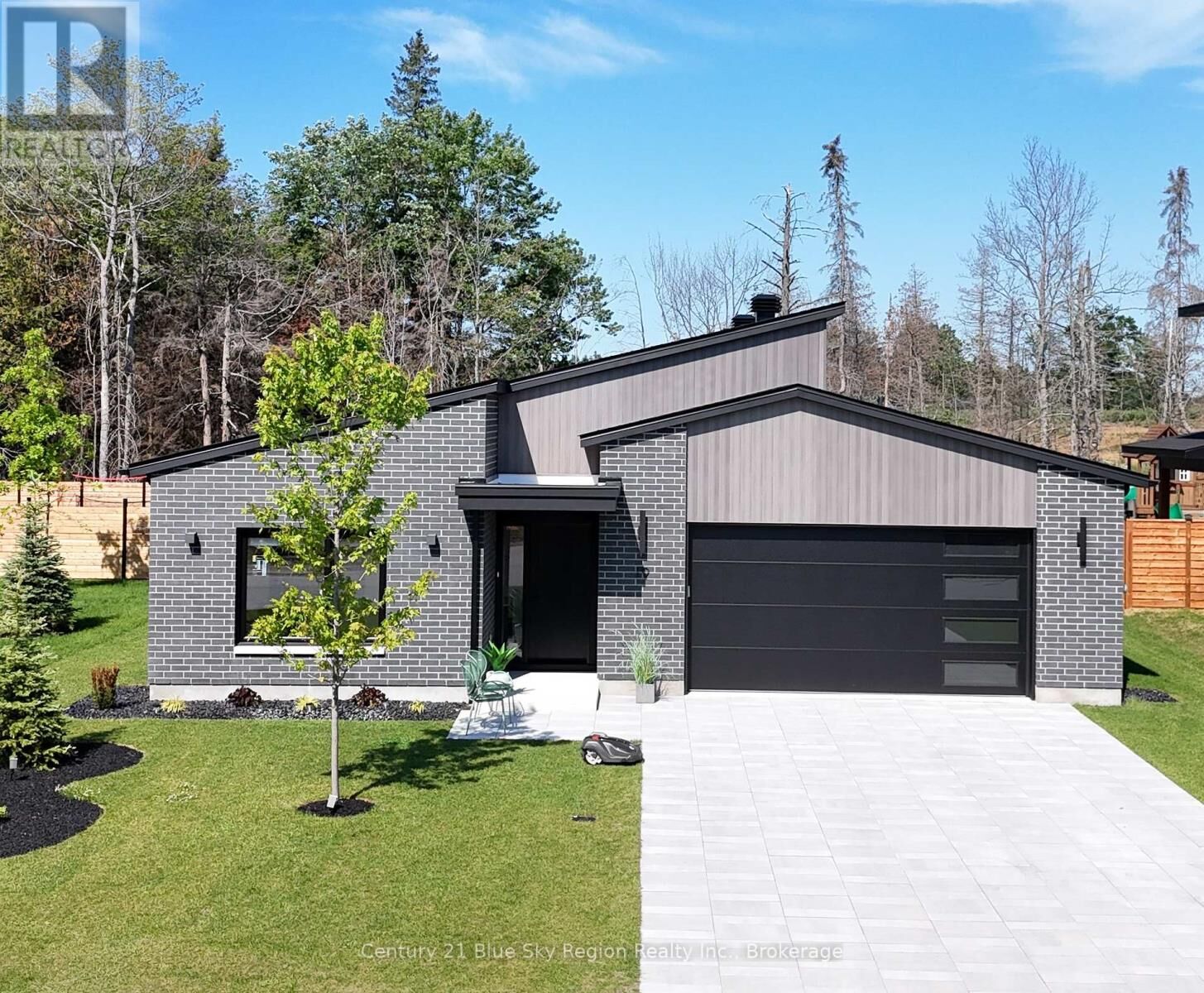 Property Photo: 19 Katie Ann Crescent ON P1C 1M8