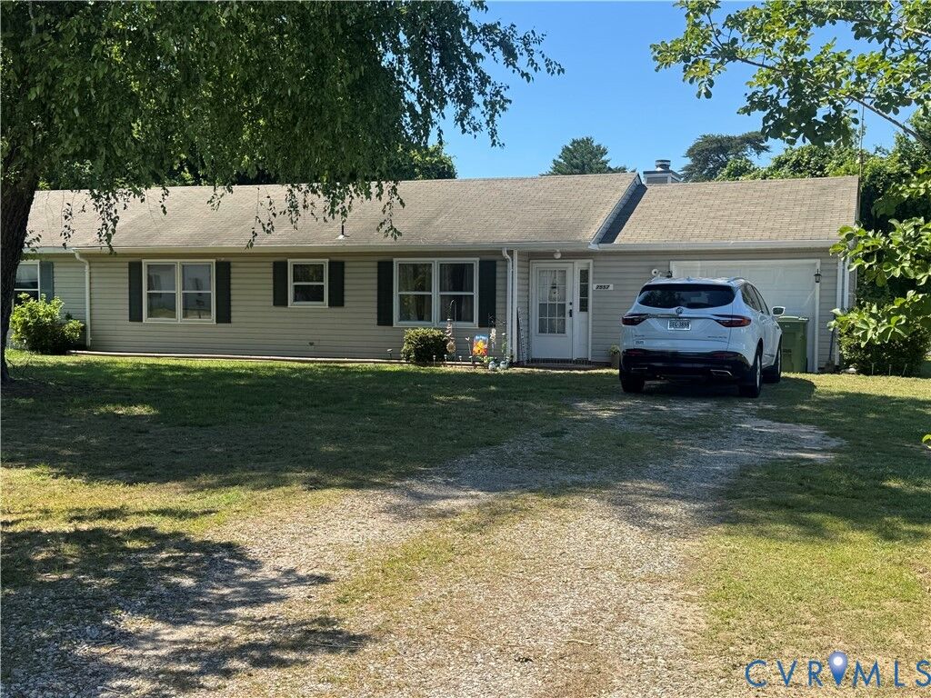 Property Photo: 7557 Bellehaven Drive VA 23062