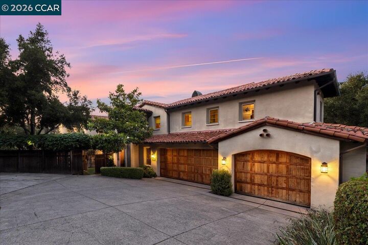 Property Photo:  820 Acalanes Rd  CA 94549 