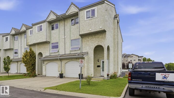 Property Photo:  9505 176 Street NW 17  AB T5T 5Z4 