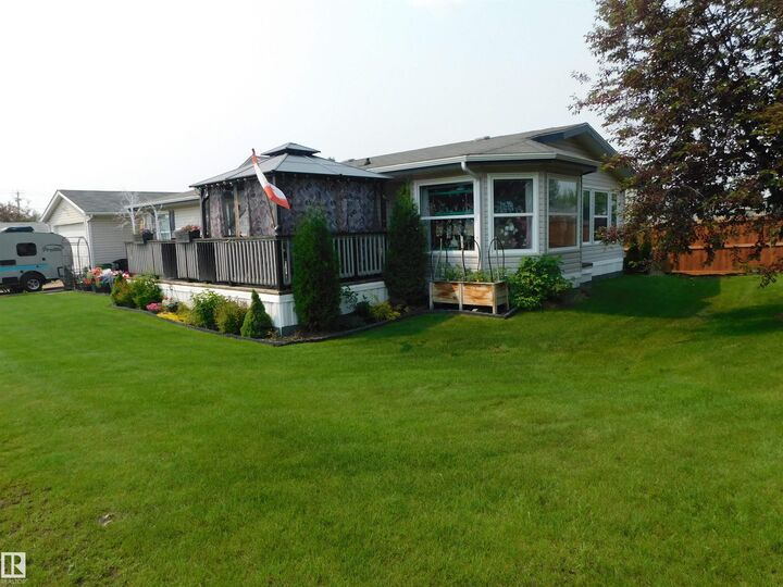 Property Photo: 45 Crystal Crescent NW AB T6P 1Z6