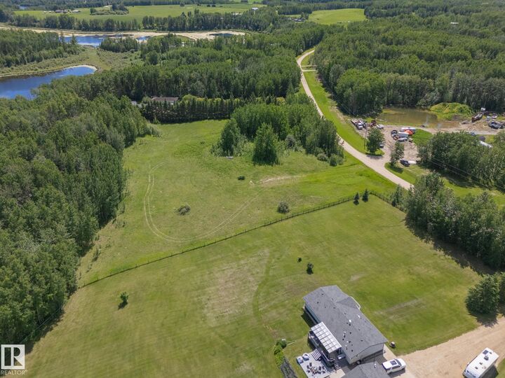 Property Photo:  52229 Rge Road 25  AB T7Y 2M3 
