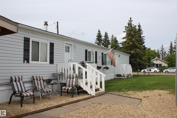 4839 49 Avenue — photo 1