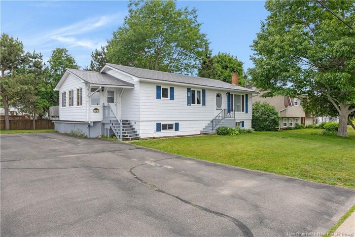 221 Magnolia Avenue — photo 1