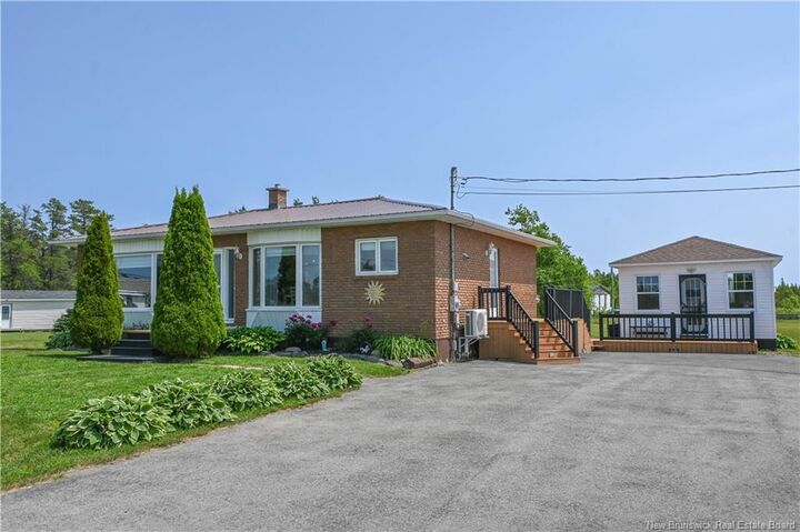 20 Du Lac Road — photo 1