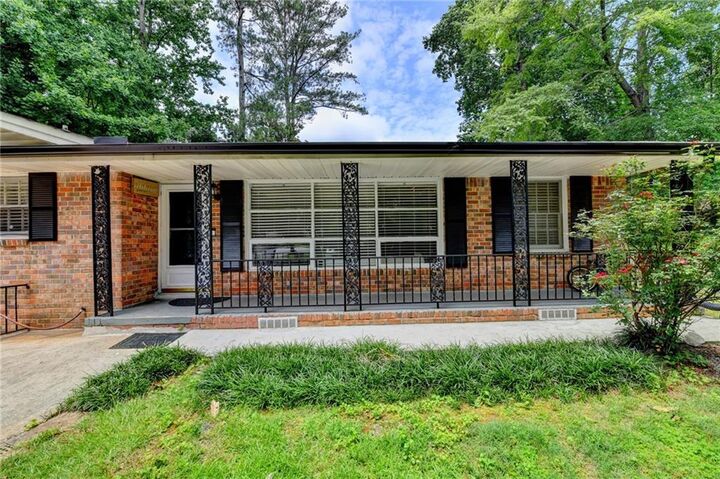 Property Photo: 3900 Greystone Court W GA 30083