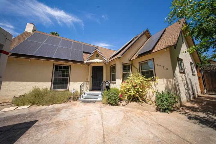 Property Photo:  1370 N Van Ness Avenue  CA 93728 