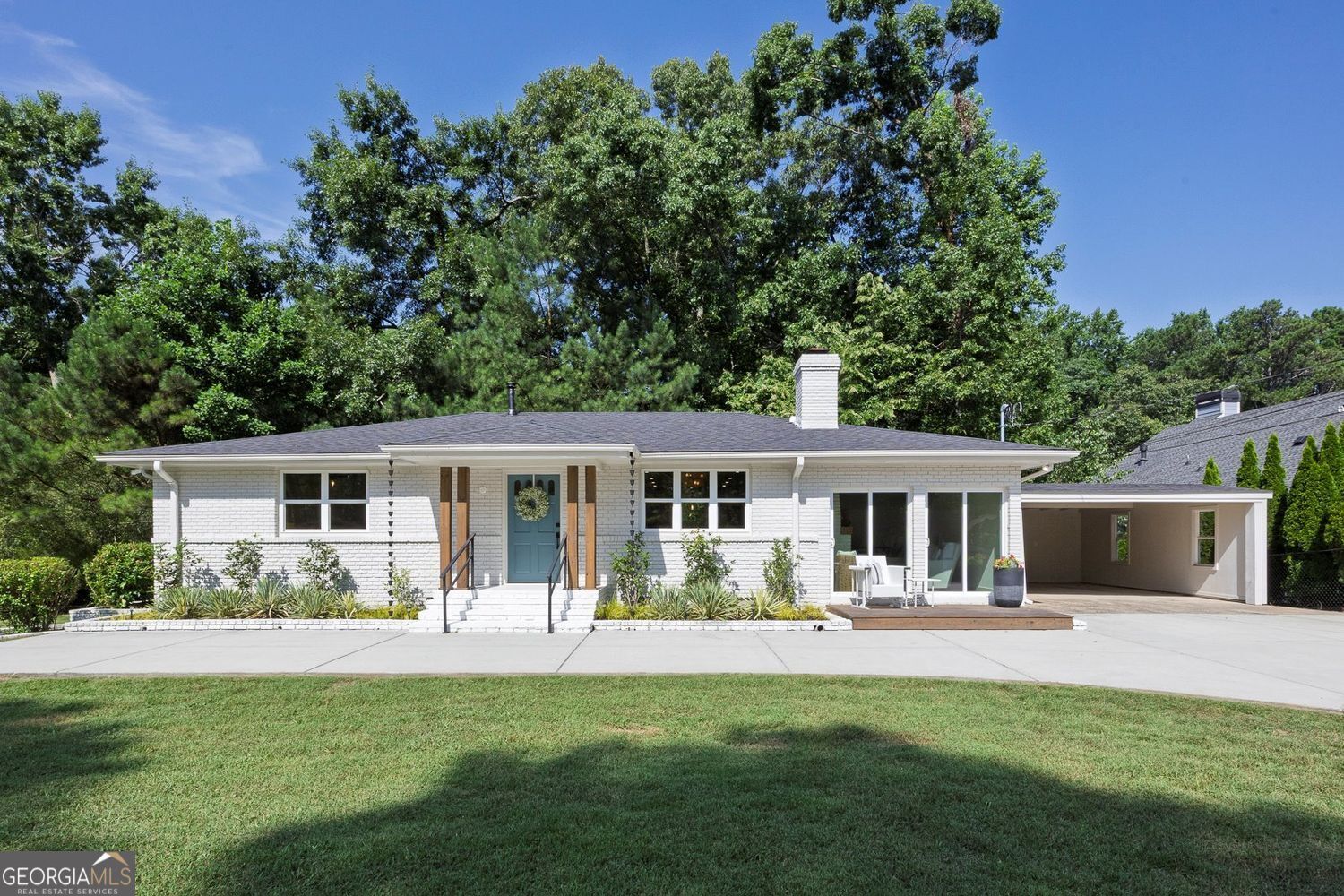 Property Photo: 401 Cottonwood Drive GA 30189