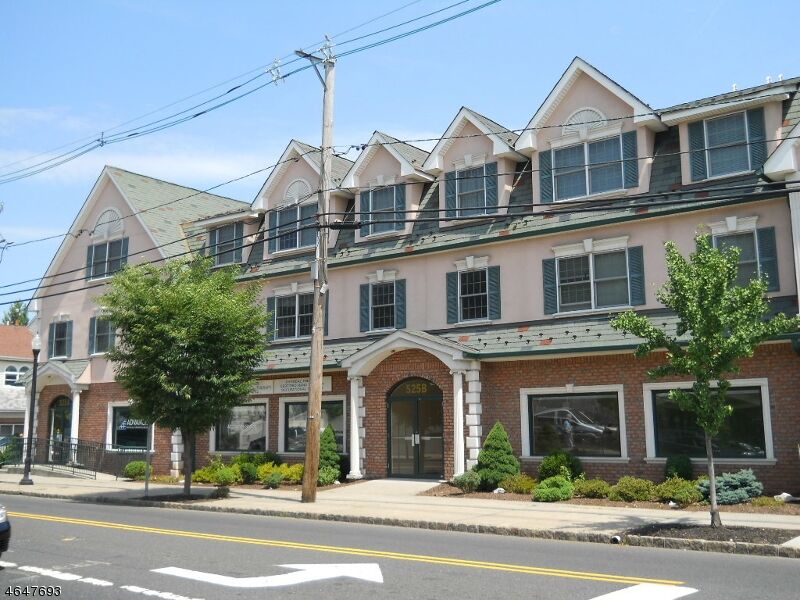 Property Photo: 525 Central Ave, Apt 207 NJ 07090