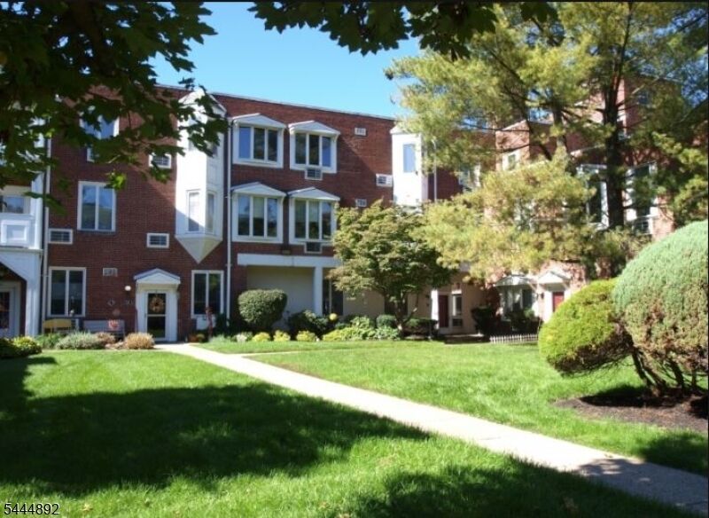 Property Photo:  520 Turnpike C218  NJ 07444 
