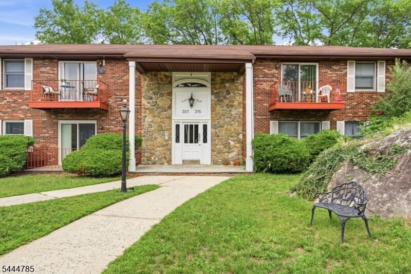 Property Photo:  315 Ringwood Ave  NJ 07442 