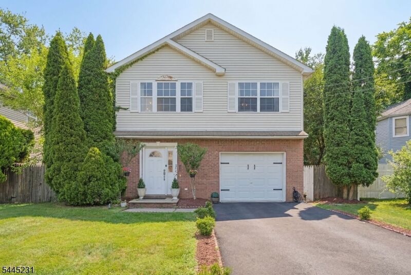 Property Photo: 2402 Hamlette Pl NJ 07076