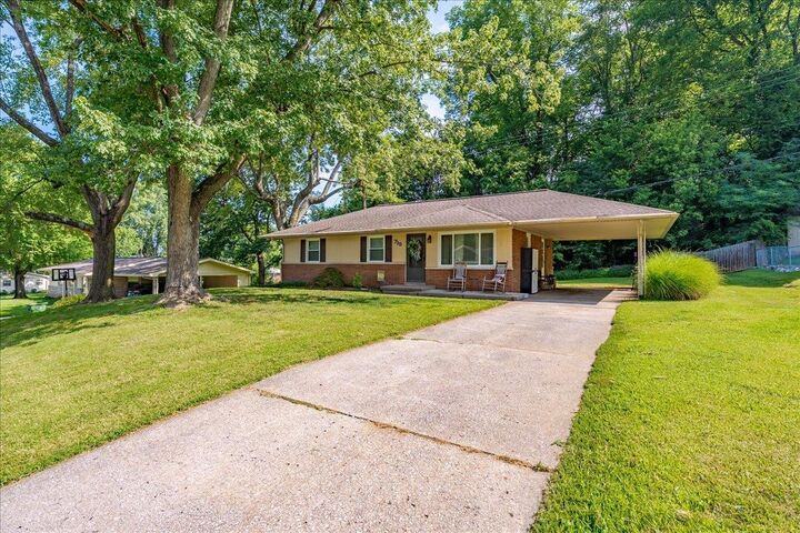 Property Photo: 715 Cherokee Drive KY 42420