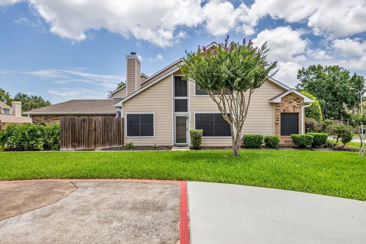 Property Photo:  1464 Gemini Street  TX 77058 