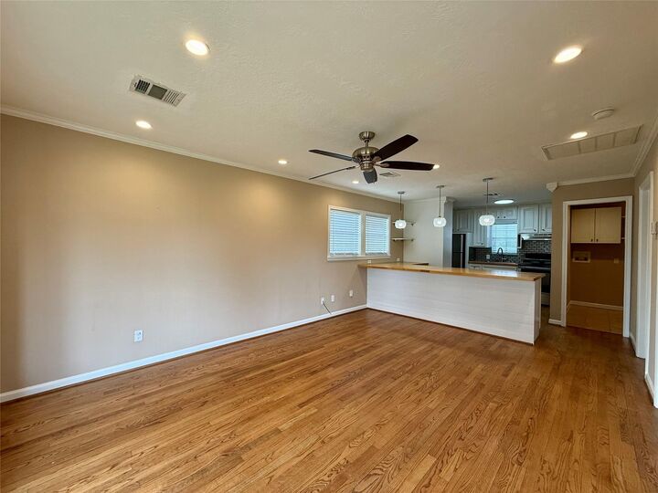 Property Photo: 2519 Paul Quinn Street TX 77091
