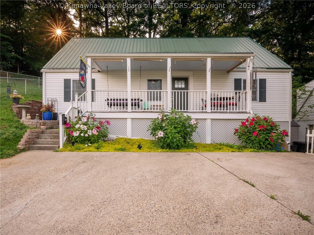 Property Photo:  1313 Oakmont Road  WV 25314 