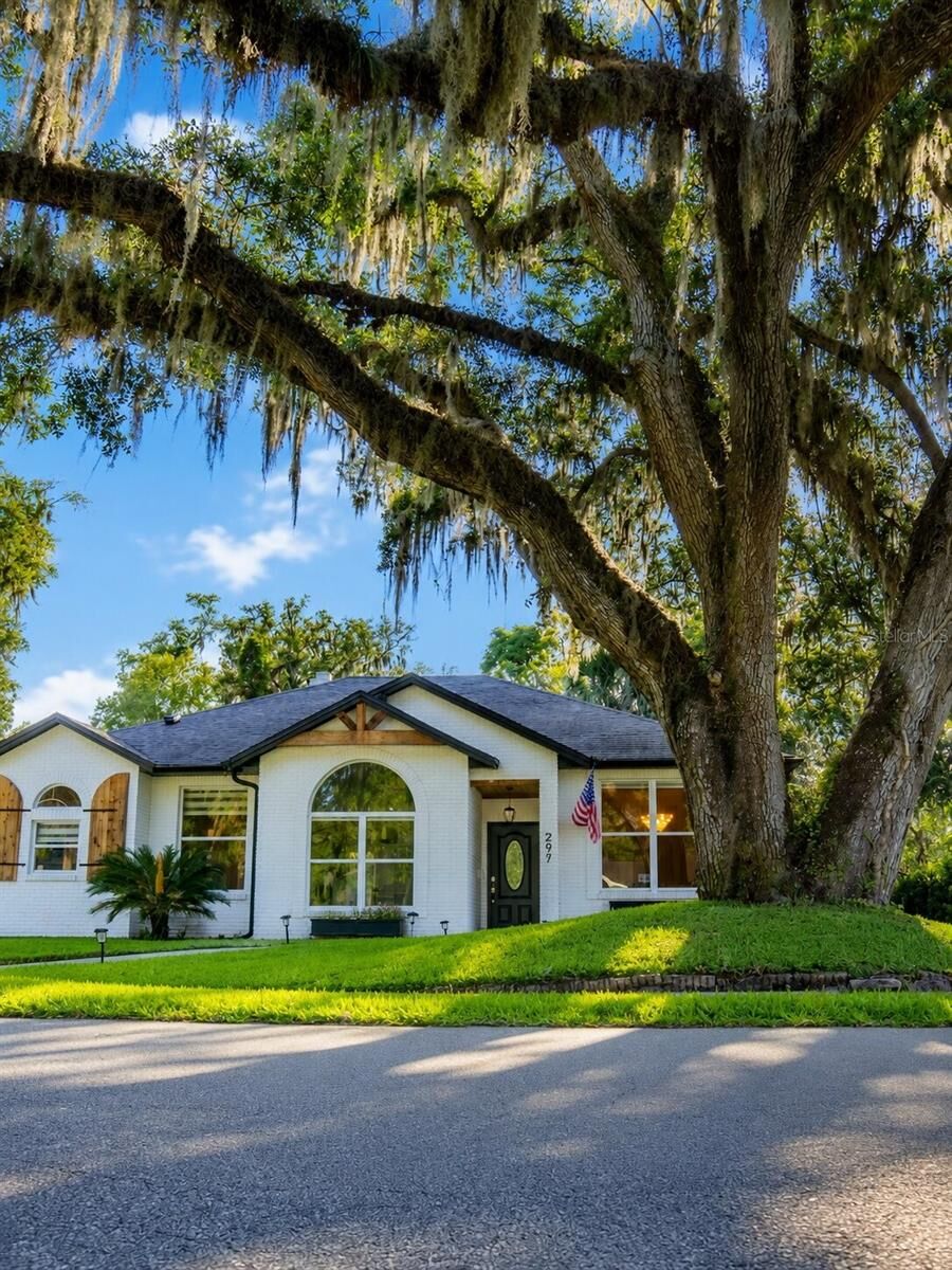 Property Photo: 297 N Lake Jessup Avenue FL 32765