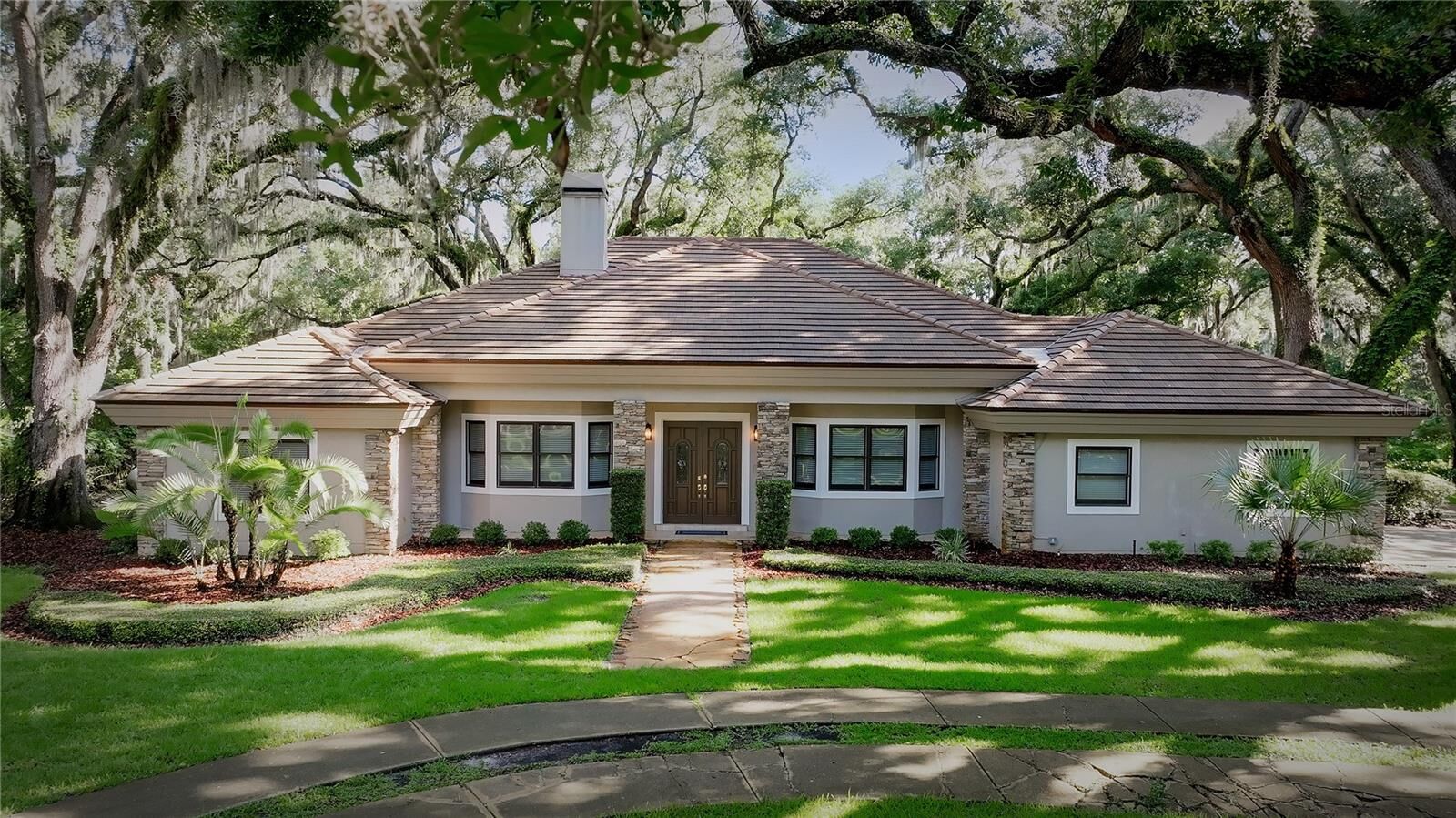 Property Photo:  15717 E Oakland Avenue  FL 34787 