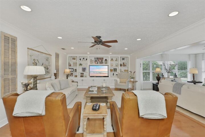 Property Photo:  412 Stoneham Drive  FL 33573 