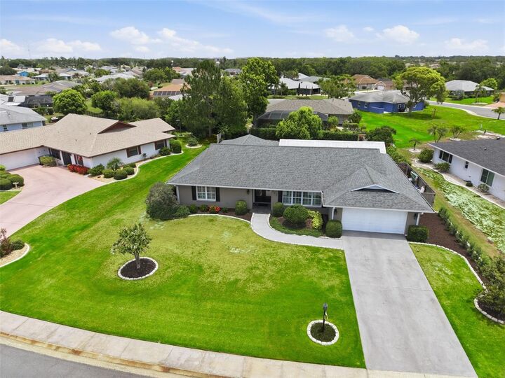 Property Photo:  412 Stoneham Drive  FL 33573 