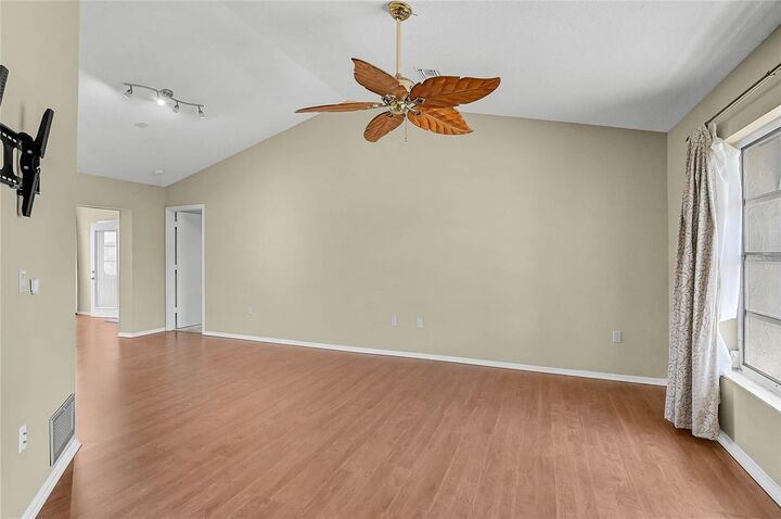 Property Photo:  5852 Lincoln Road  FL 34293 