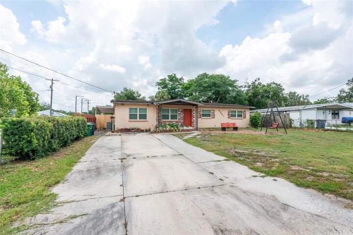 Property Photo:  9241 N 52nd Street  FL 33617 