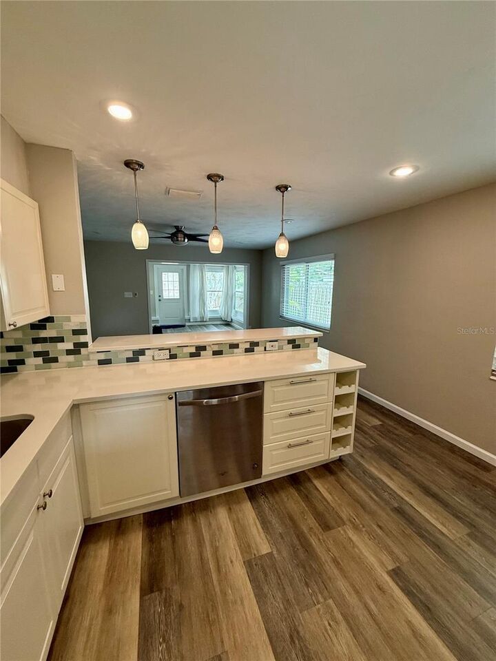 Property Photo:  2716 Blossom Drive  FL 34239 