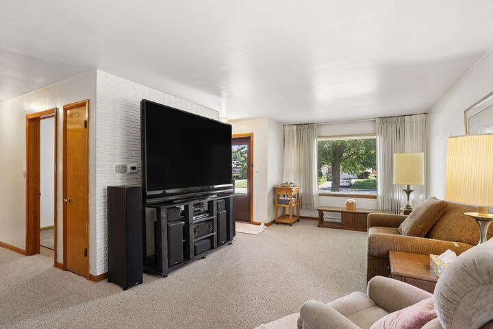 Property Photo: 205 W 29th Street IL 60411