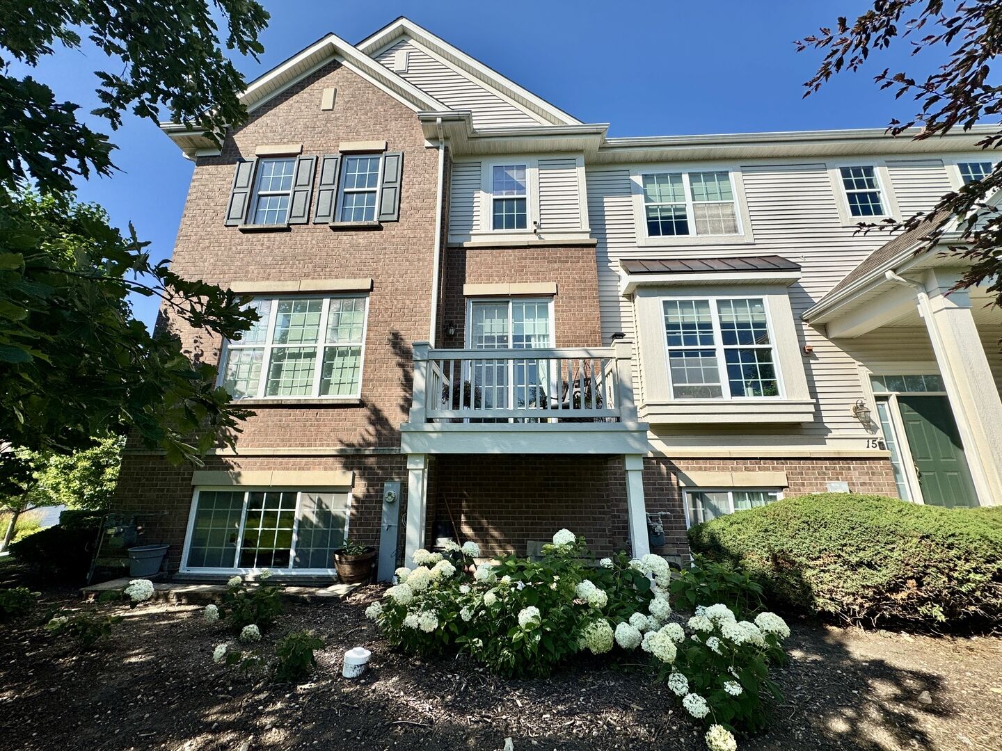 Property Photo:  11 E Willow Road  IL 60090 