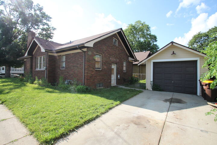 Property Photo: 1603 N Winnebago Street IL 61103