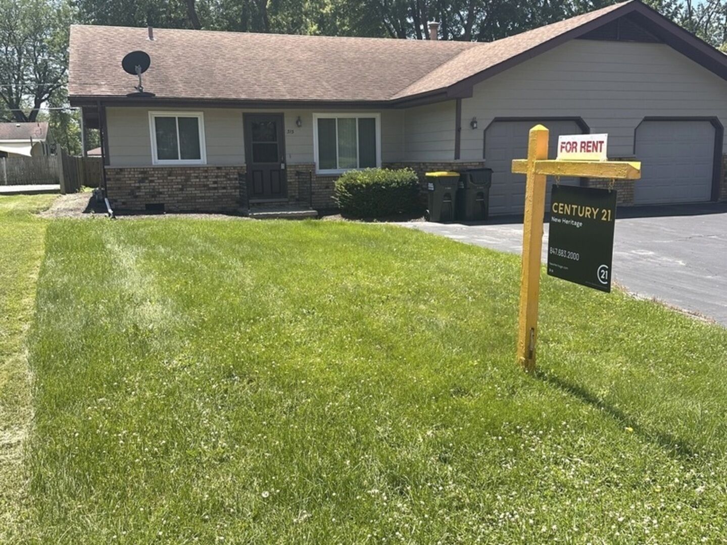 Property Photo: 313 South Avenue IL 60140