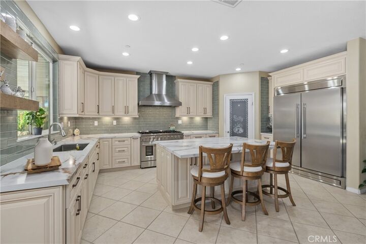 Property Photo: 9479 Lost Grove CA 92508