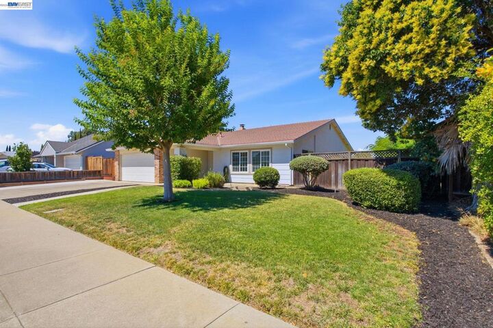 Property Photo:  470 Yosemite Dr  CA 94551 