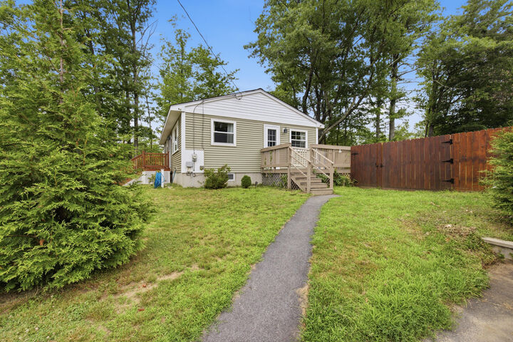 Property Photo:  280 School Street  ME 04073 
