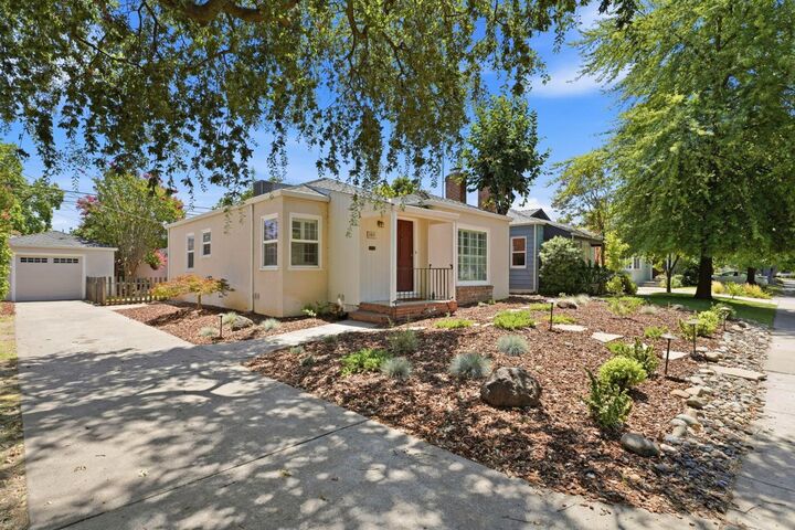 Property Photo: 889 54th Street CA 95819