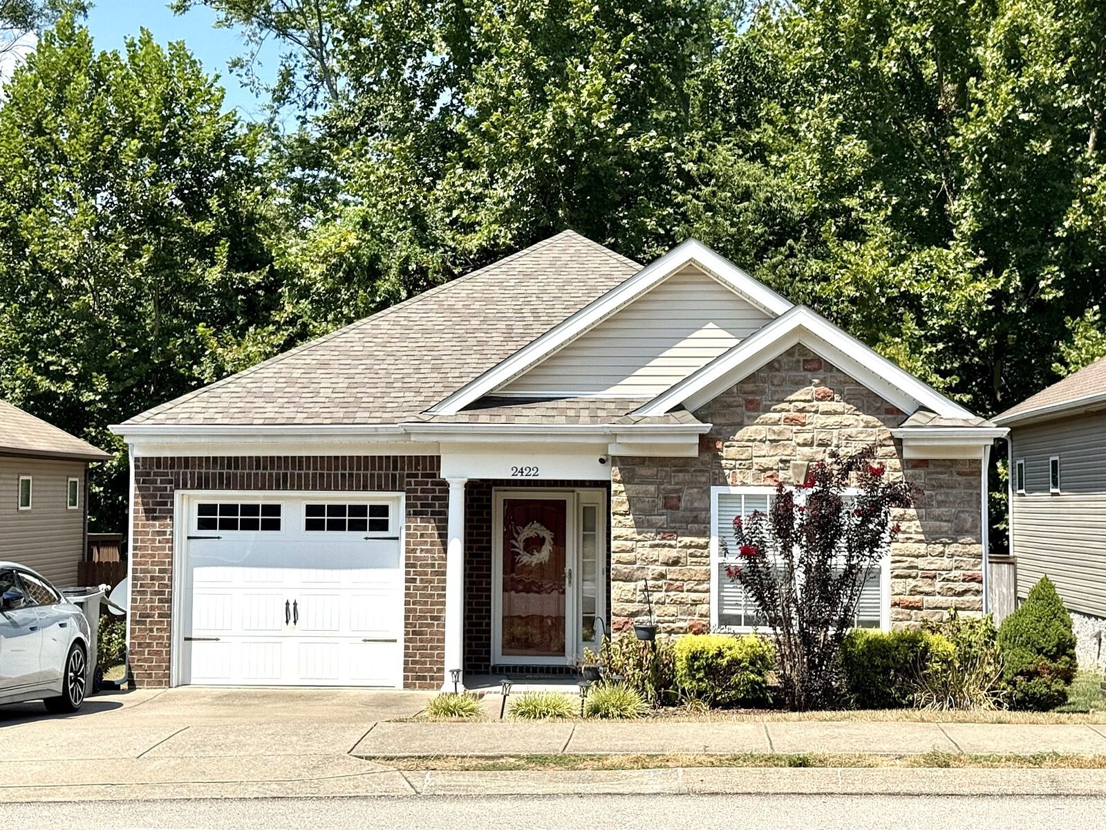 Property Photo: 2422 Duxbury Dr TN 38401