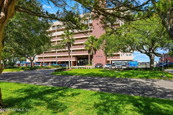 Property Photo: 1551 Le Baron Avenue 1551 FL 32207