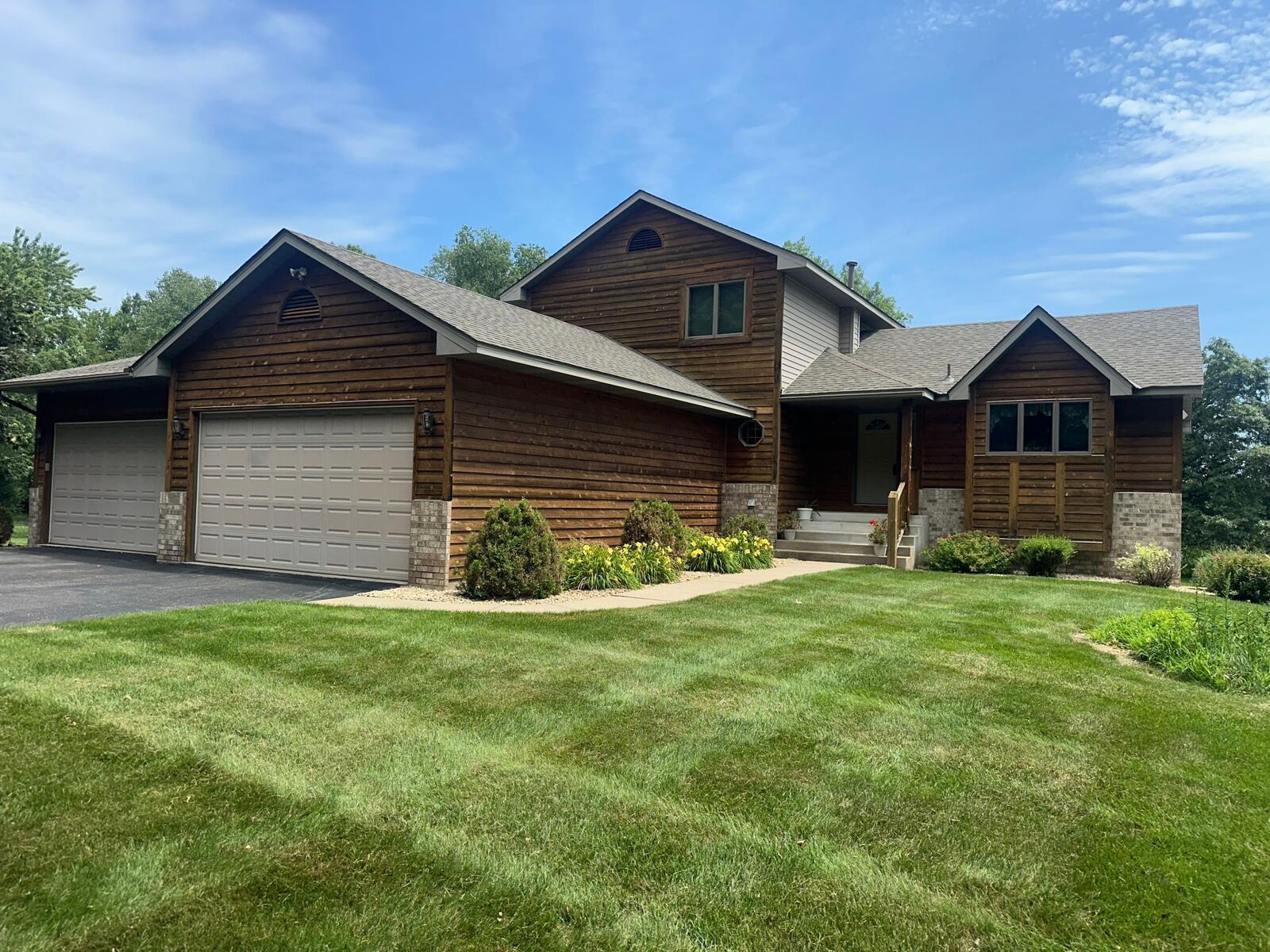 Property Photo:  19539 Rochester Street NE  MN 55011 