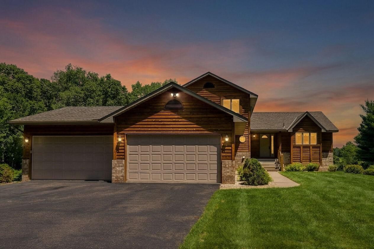 Property Photo:  19539 Rochester Street NE  MN 55011 