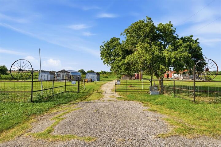 Property Photo: 4554A Eddy Gatesville Parkway TX 76557