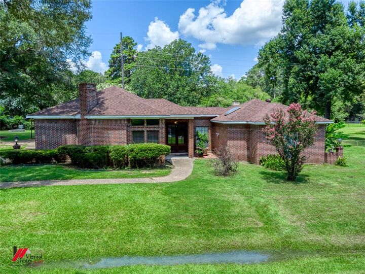 Property Photo: 9838 Ballantrae Circle LA 71106