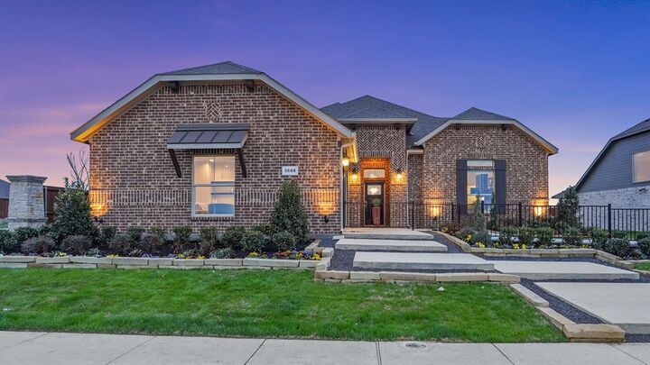 Property Photo: 3688 Rolling Meadows Drive TX 76065