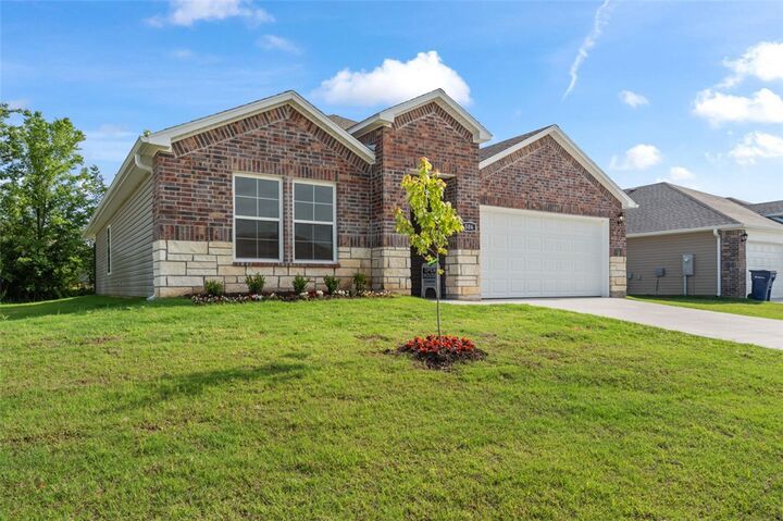 Property Photo: 602 Cattleman Court AR 72761