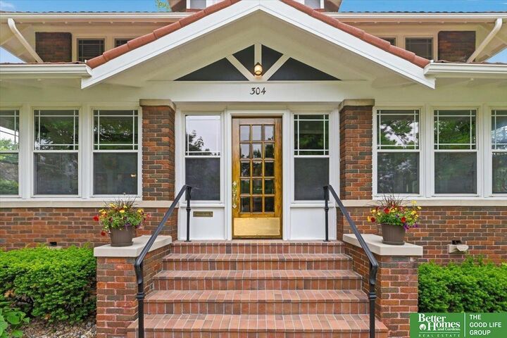 Property Photo:  304 S 54th Street  NE 68132 